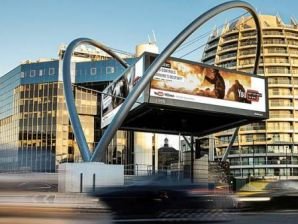 LED移动广告车整体性能设计需考虑的因素